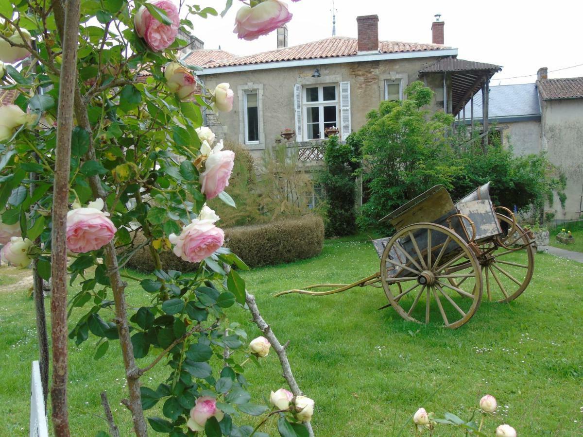 Eco Logis De Chantegrolle Champagne-Mouton Экстерьер фото