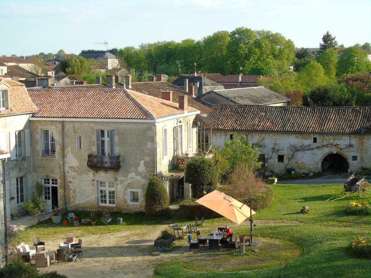 Eco Logis De Chantegrolle Champagne-Mouton Экстерьер фото
